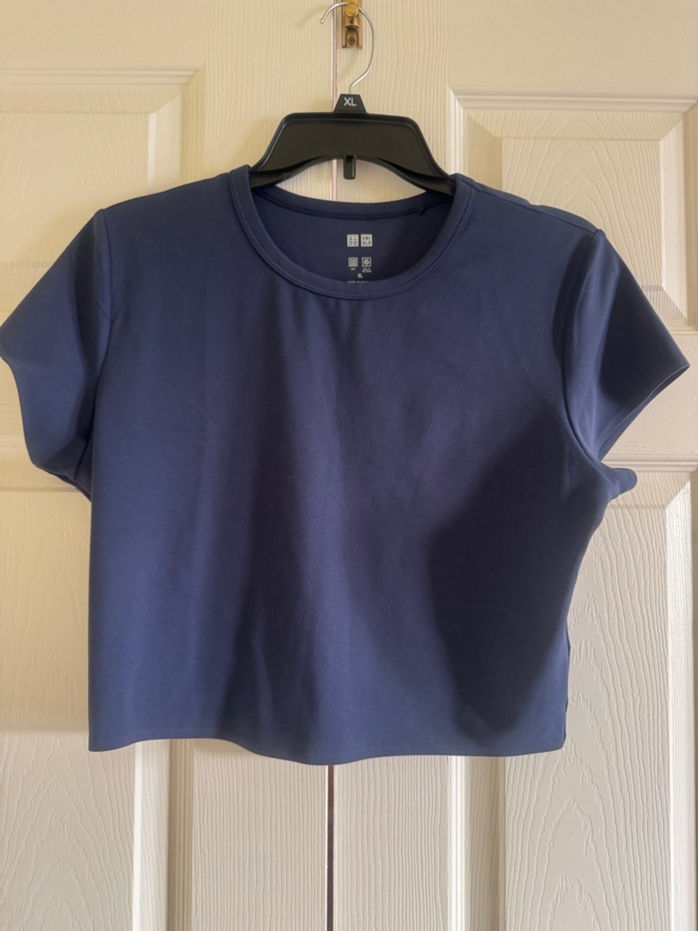 UNIQLO AIRism Navy Cropped Crewneck Tee - Women’s Short Sleeve. Size XL, fits M.